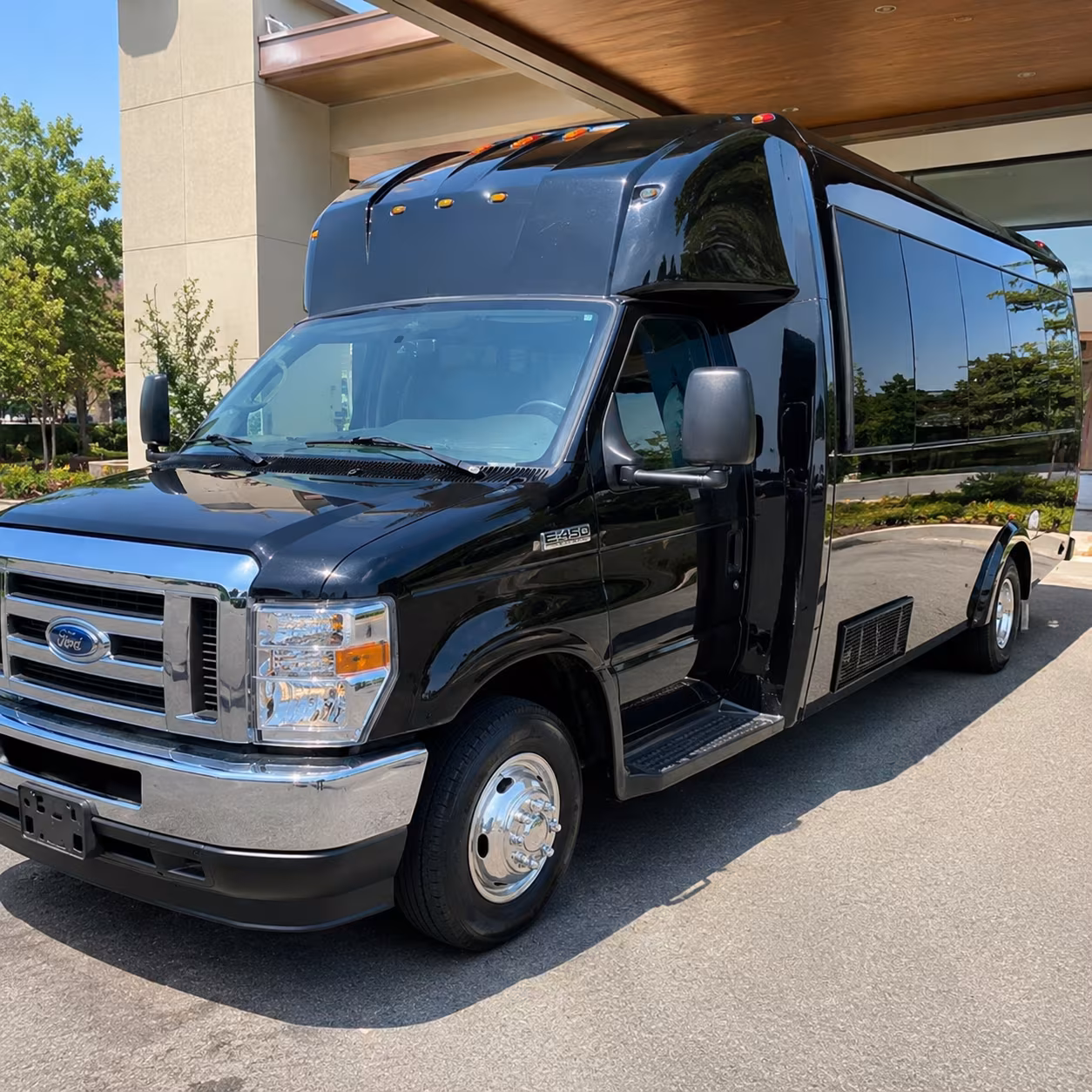 15 Passenger Party Bus Exterior