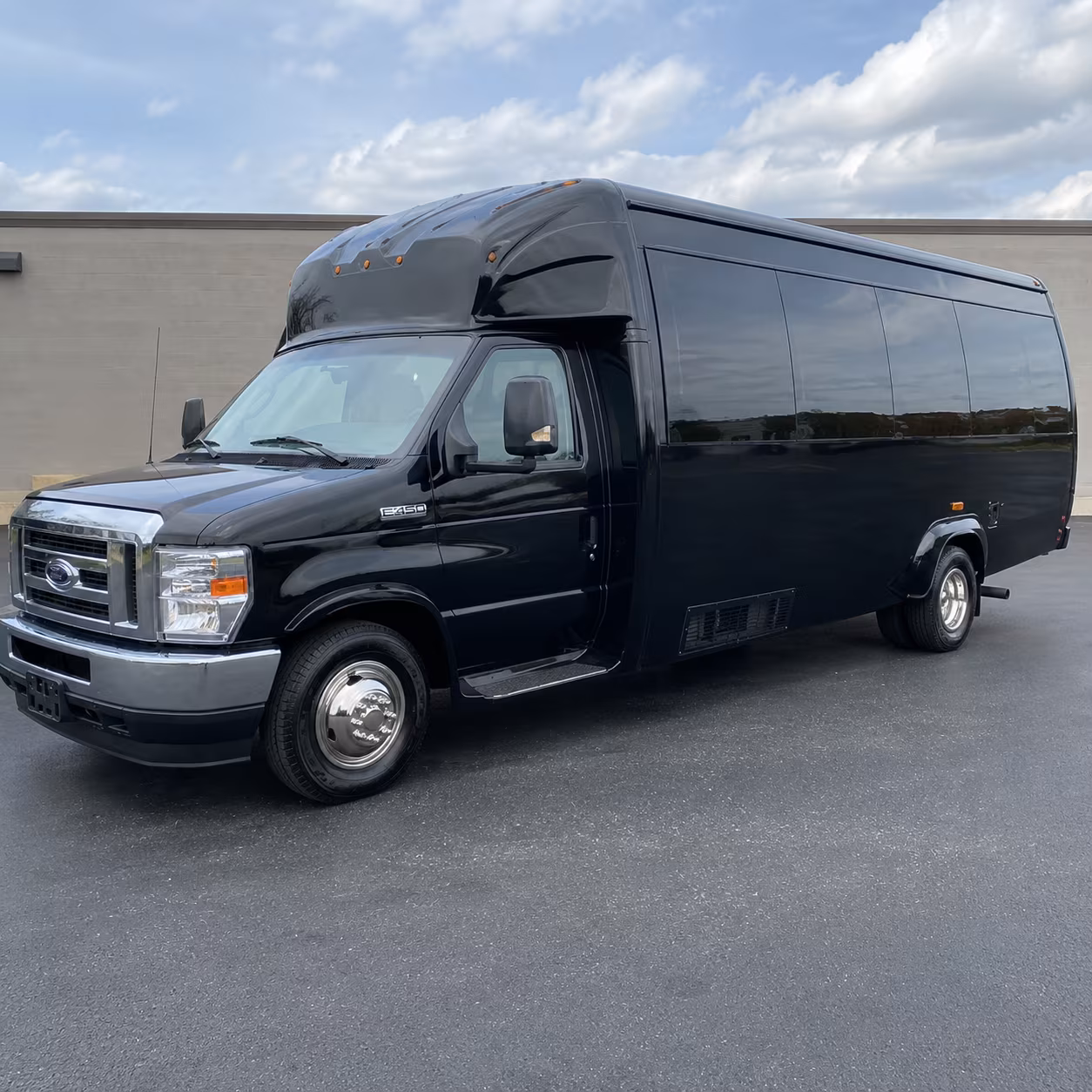 Clearwater Birthday, Sweet 16, & Quinceañera Transportation party bus exterior