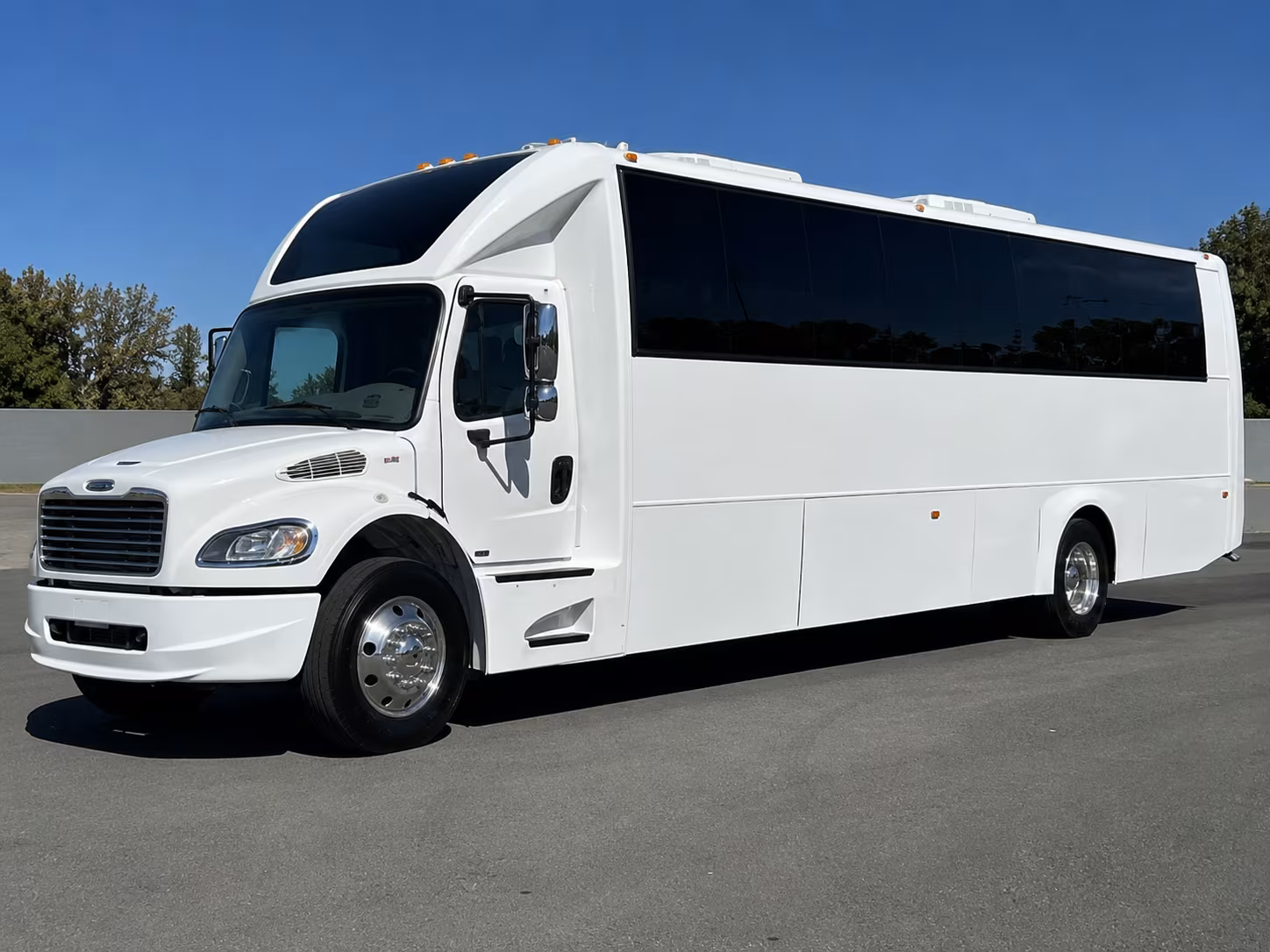 Clearwater Birthday, Sweet 16, & Quinceañera Transportation party bus exterior
