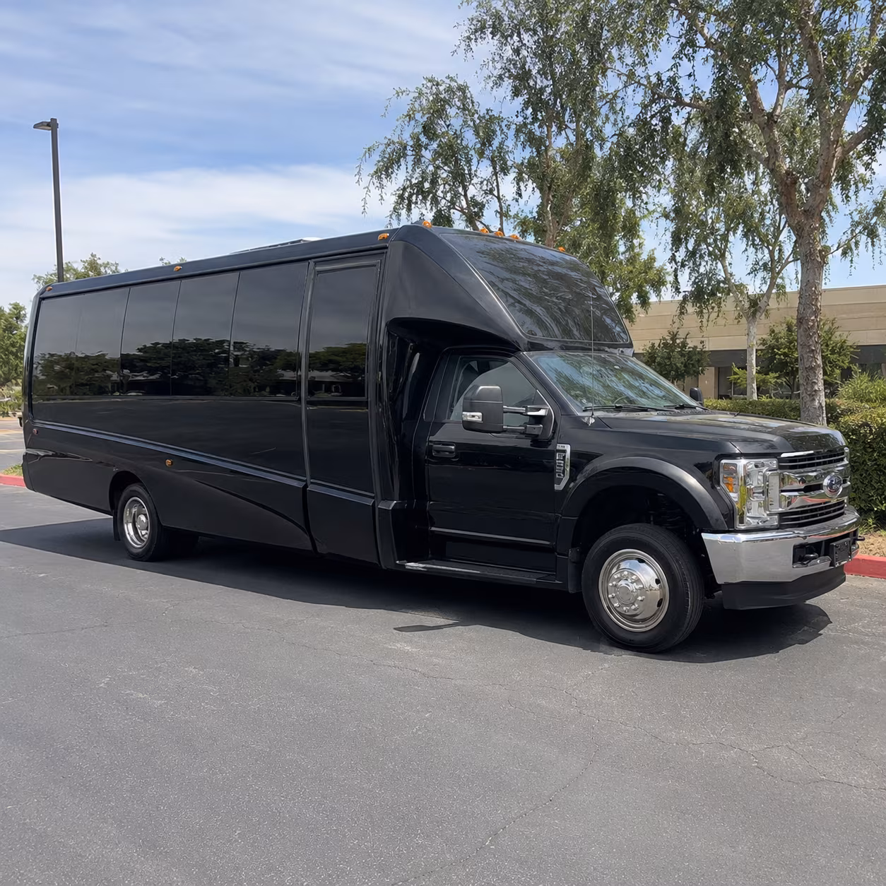 Clearwater Birthday, Sweet 16, & Quinceañera Transportation party bus exterior